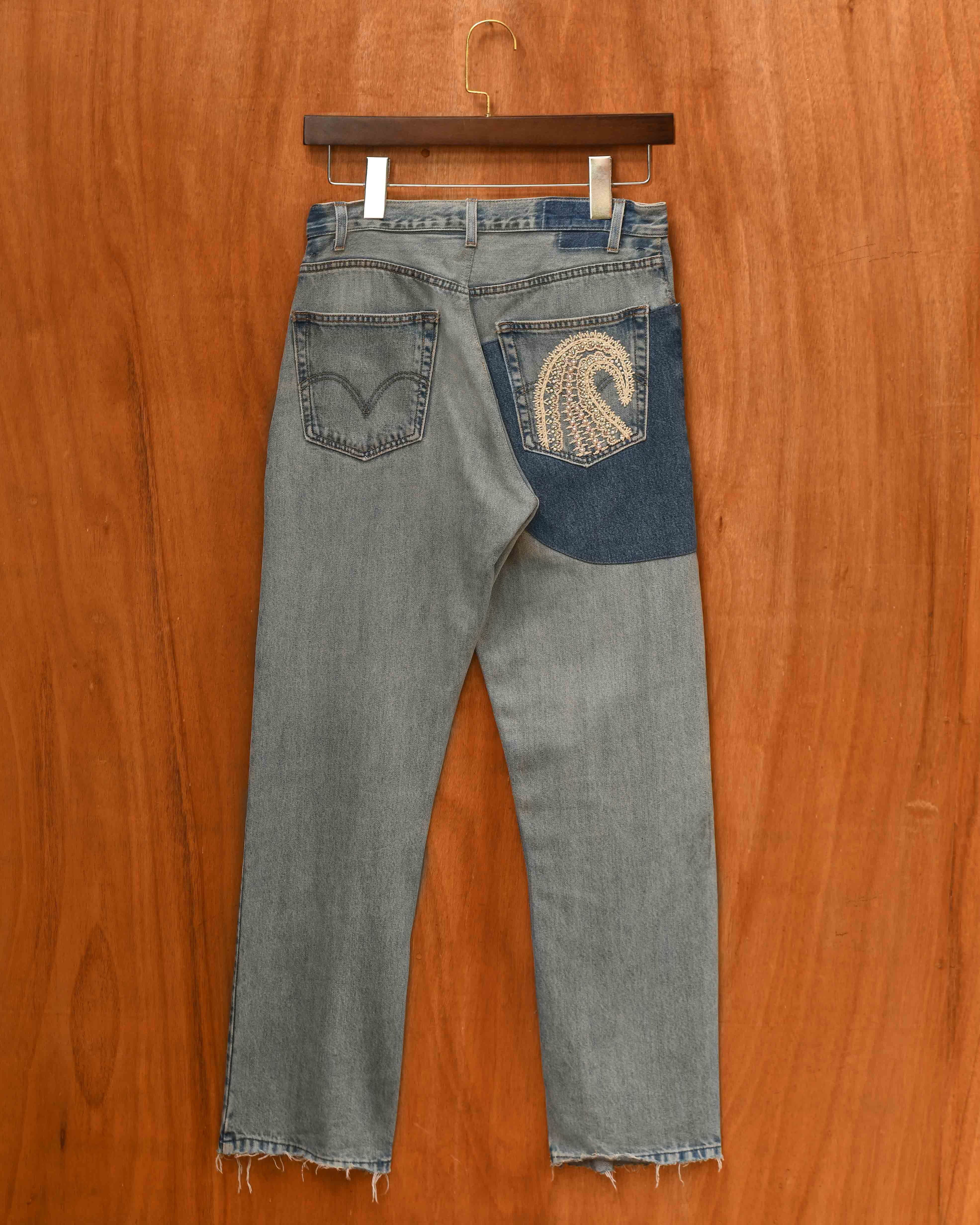 CHIKANKARI JEANS - Image 5