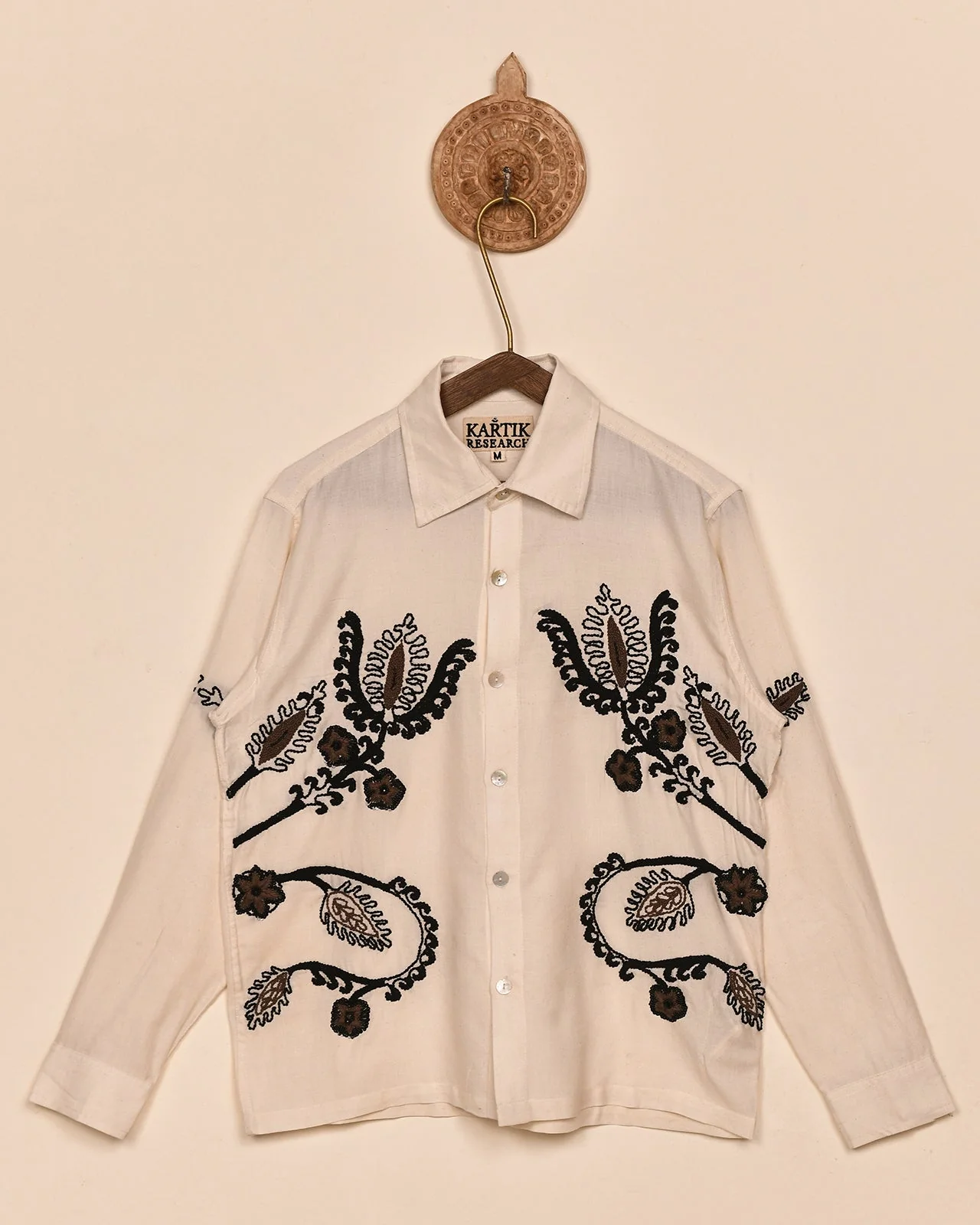 EMBROIDERED KNOT SHIRT